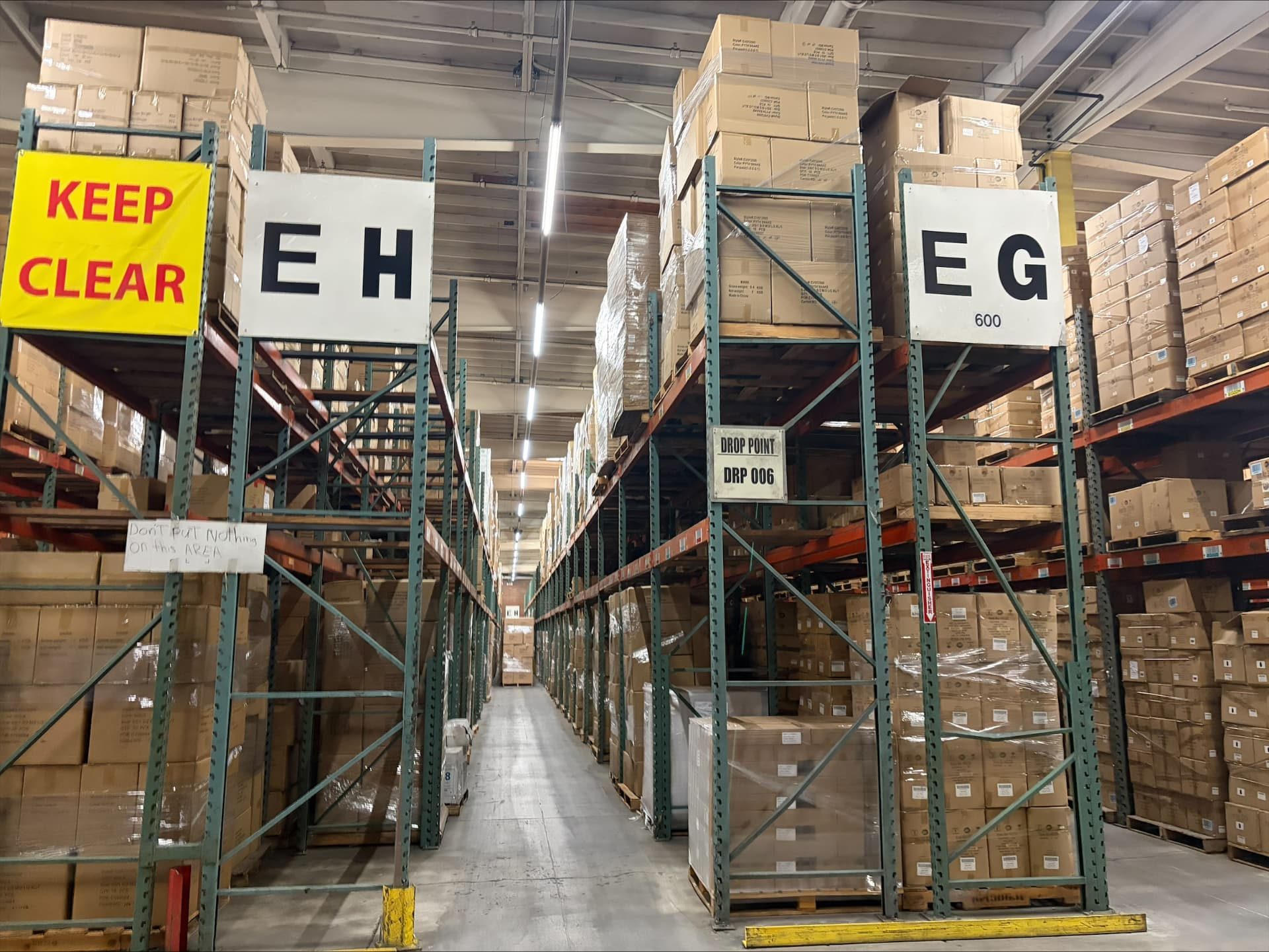 Pallet racking rows EH and EG at Logix Fulfillment in Vernon, CA