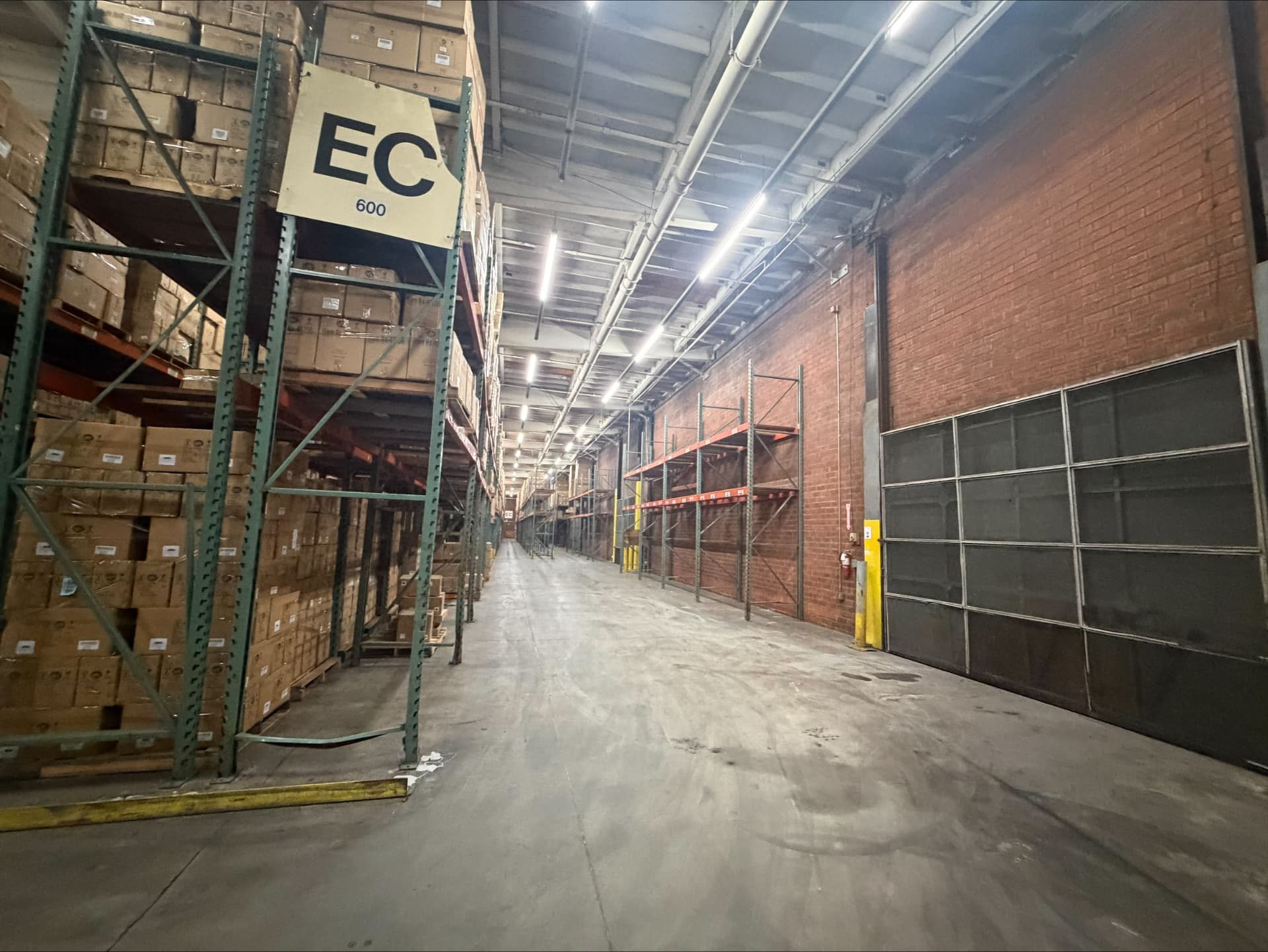 Racking row EC beside the dock wall at Logix Fulfillment in Vernon, CA