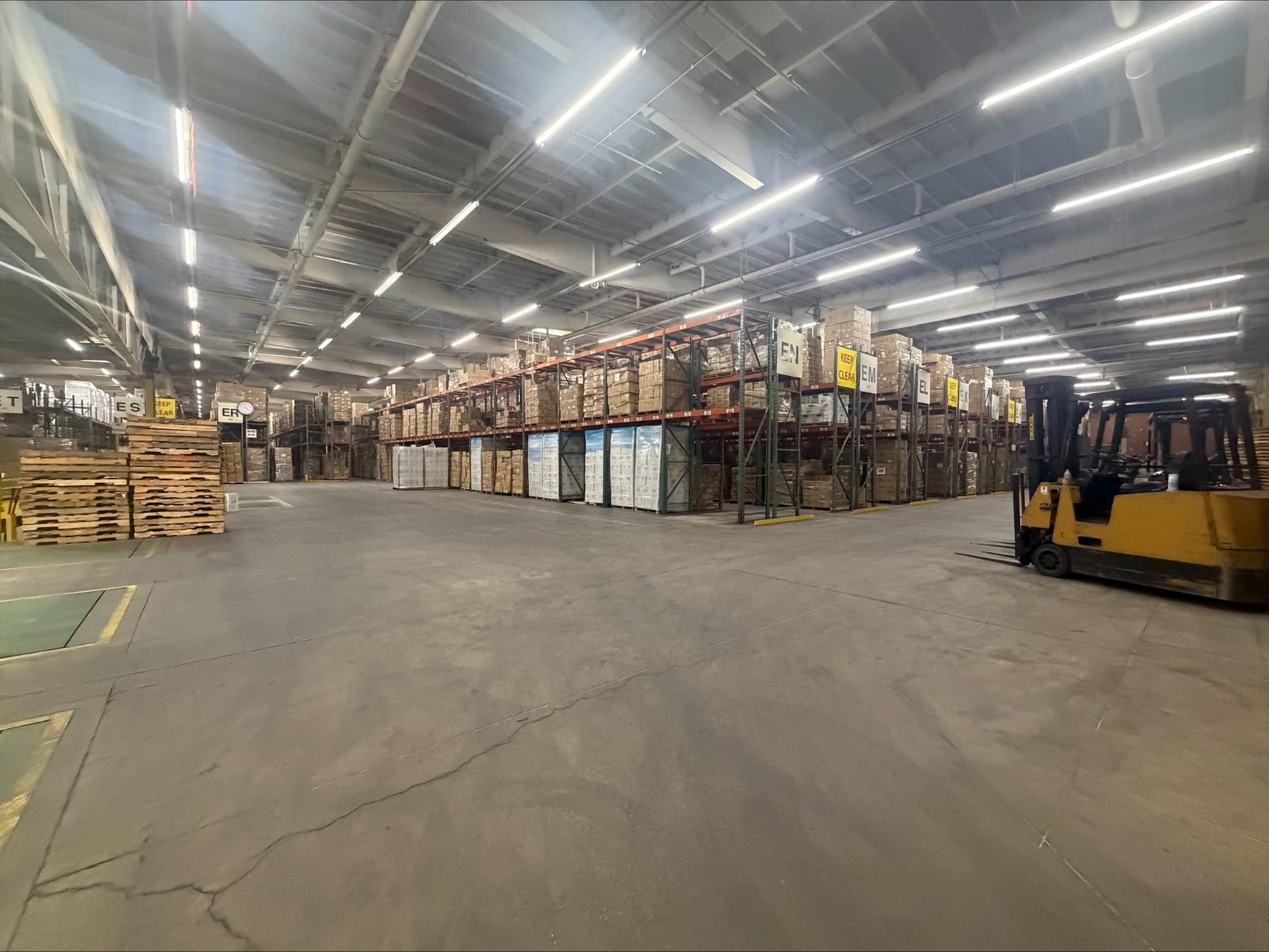 Forklift on the open warehouse floor at Logix Fulfillment in Vernon, CA