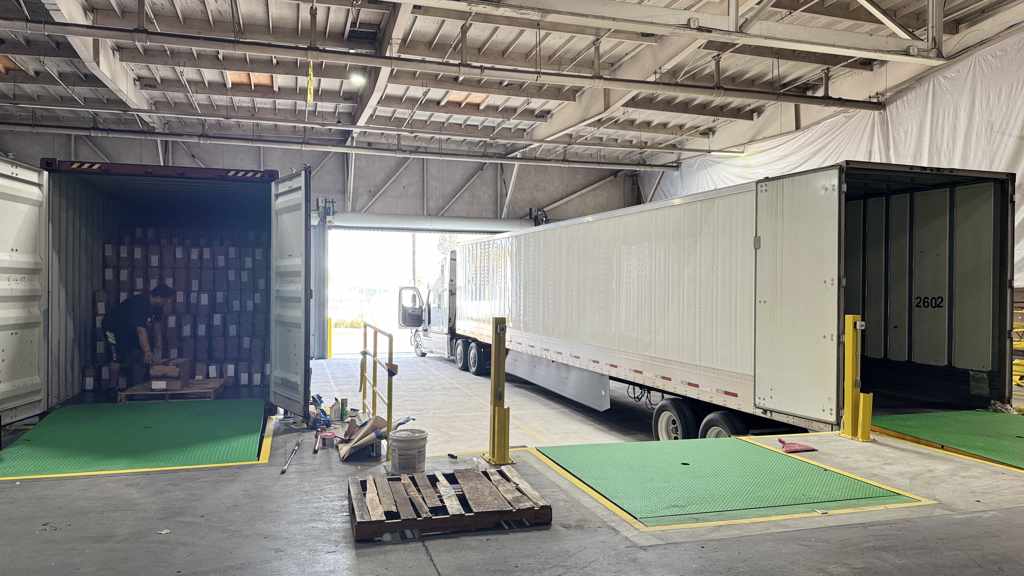 Loading Container Indoor 3PL Los Angeles | Warehousing | Fulfillment | Container Devanning ...